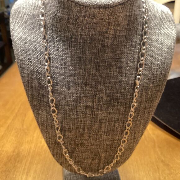 NWOT. Silvertone Oval and Round Twisted Link Necklace 24” - Picture 2 of 5